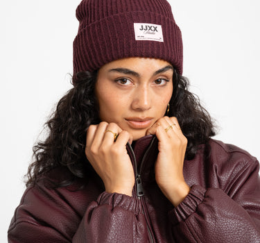 Othelia Knit Beanie Winetasting