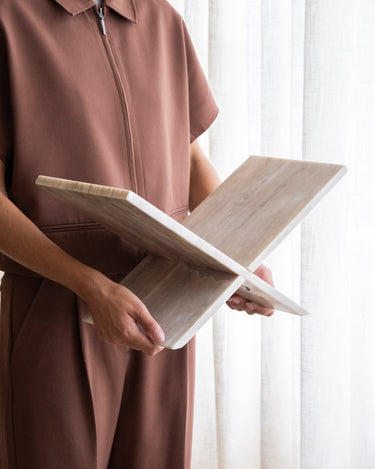 Book Stand Marmer - Things I Like Things I Love