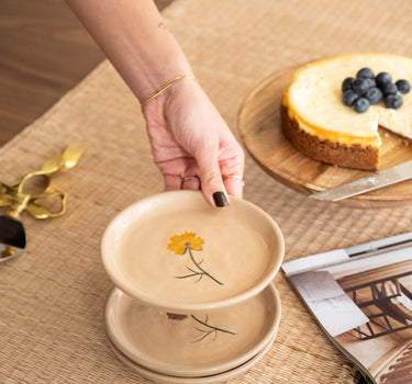Cake Plate Flower Yellow - Things I Like Things I Love