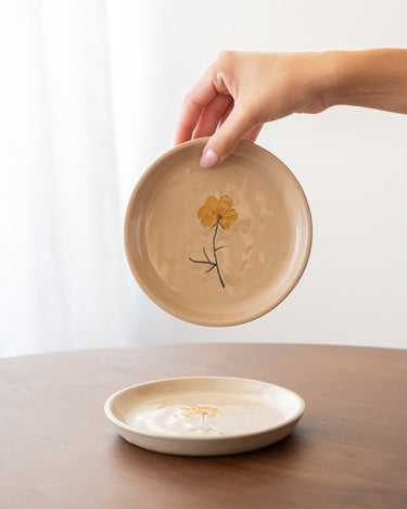 Cake Plate Flower Yellow - Things I Like Things I Love