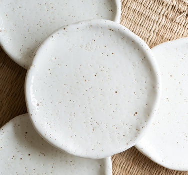 Cake Plate Vita Beige - Things I Like Things I Love