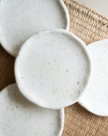 Cake Plate Vita Beige - Things I Like Things I Love
