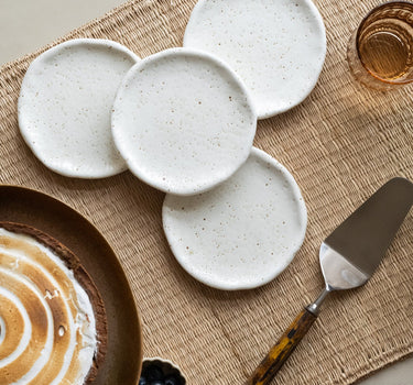Cake Plate Vita Beige - Things I Like Things I Love
