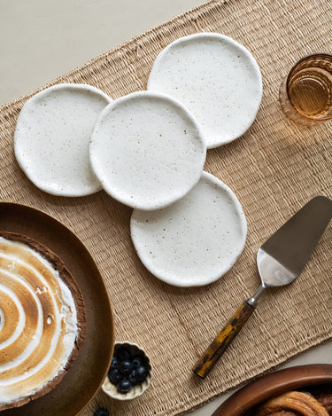 Cake Plate Vita Beige - Things I Like Things I Love