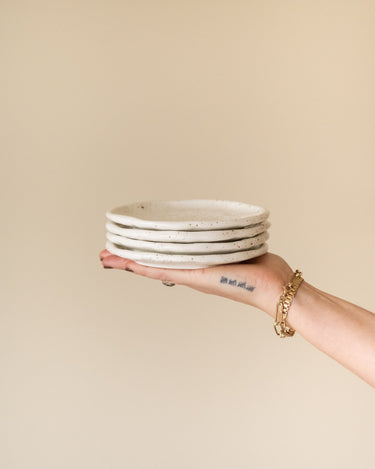Cake Plate Vita Beige - Things I Like Things I Love