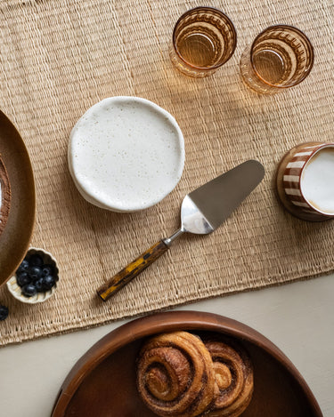 Cake Plate Vita Beige - Things I Like Things I Love