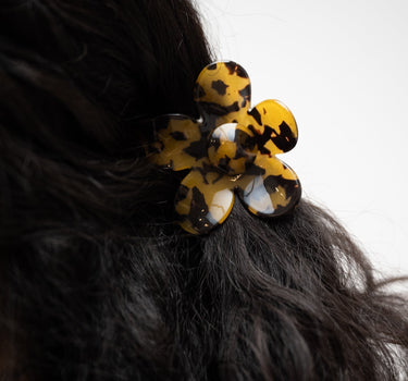 Claw Clip Flower Tortoise White - Things I Like Things I Love