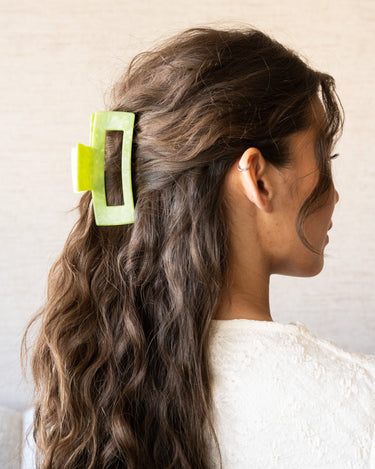 Claw Clip Shimmer Green - Things I Like Things I Love