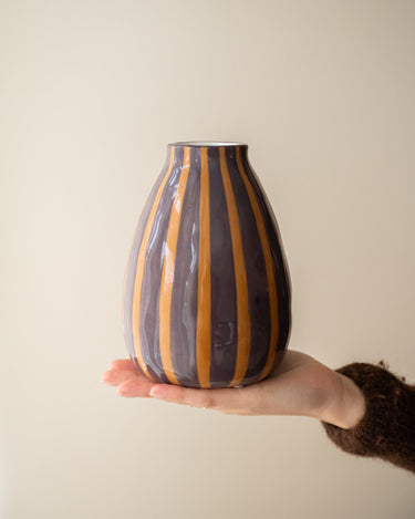 Deco Vaas Noah Gestreept Aubergine - Things I Like Things I Love