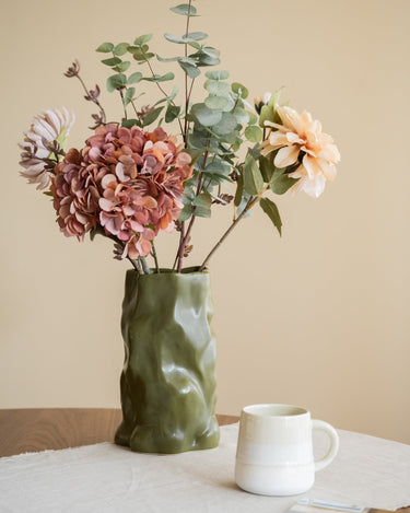 Deco Vaas Wavy Moss Green - Things I Like Things I Love
