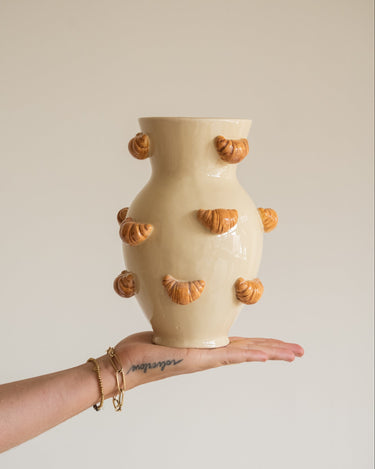 Deco Vase Croissant Dolomite - Things I Like Things I Love