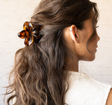 Flower Clip Mid Brown - Things I Like Things I Love