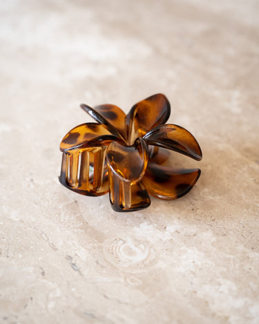 Flower Clip Mid Brown - Things I Like Things I Love