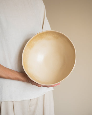 Grote Handgemaakte Saladeschaal Livia Champagne - Things I Like Things I Love
