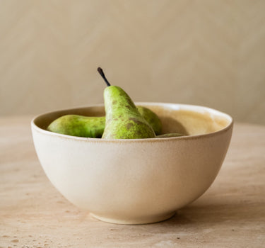 Grote Handgemaakte Saladeschaal Livia Champagne - Things I Like Things I Love
