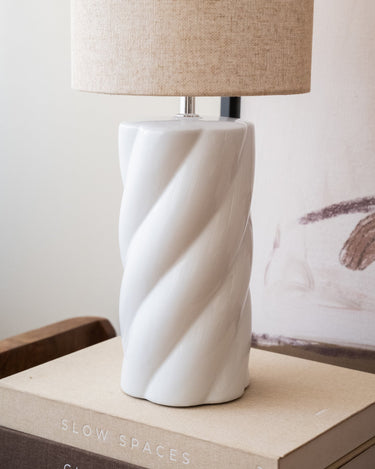 Grote Tafellamp Swirl Ivoor - Things I Like Things I Love