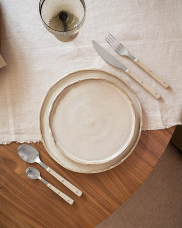 Handgemaakte Dinerbord Serpa Beige - Things I Like Things I Love