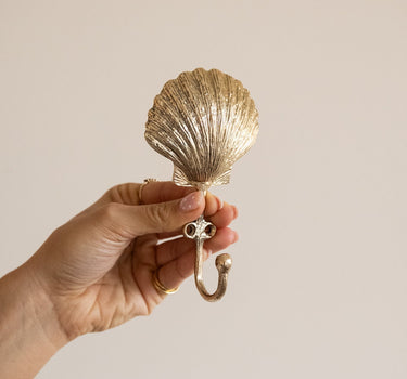 Handmade Hook Shell Scarlett - Things I Like Things I Love