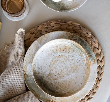 Handmade Japanese Dinner Plate Yukishino - Things I Like Things I Love