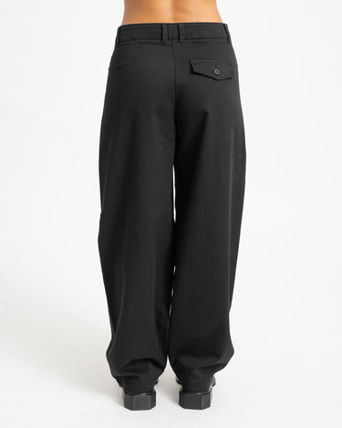 Hazel Kira Barrel Pants Zwart - Things I Like Things I Love