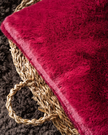 Kussen Cutie Fluffy Bordeaux - Things I Like Things I Love
