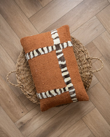 Kussen Stripescape Karamel - Things I Like Things I Love