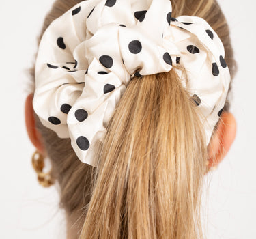 Scrunchie Polkadot Silky Wit - Things I Like Things I Love