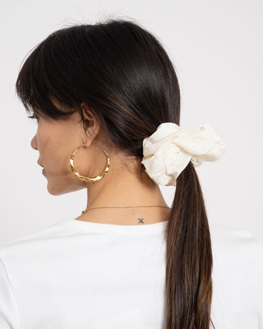 Scrunchie Shimmer White - Things I Like Things I Love