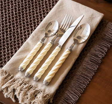 SET VAN 24 - Bestekset Sala Swirl Crème - Things I Like Things I Love