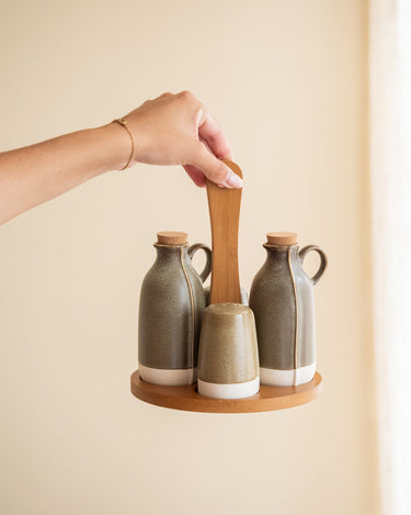 SET VAN 4 - Olie- en azijnstel Olijfgroen - Things I Like Things I Love