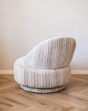 Swivel Lounge Chair Fineline - Things I Like Things I Love