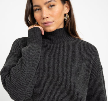 TILTIL Jackie Contrasted Mockneck Pullover Black - Things I Like Things I Love