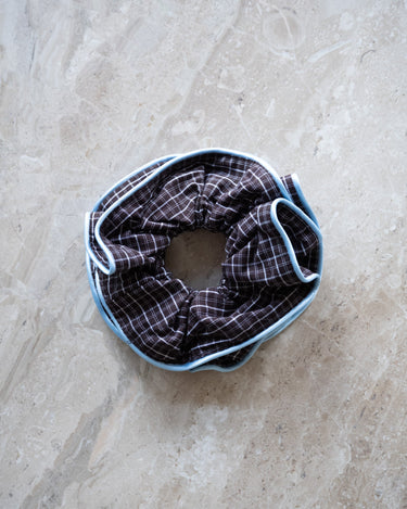 TILTIL Lined Checkered Scrunchie Bruin - Things I Like Things I Love