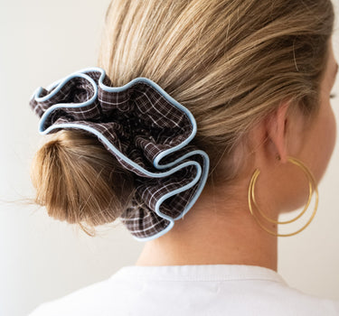 TILTIL Lined Checkered Scrunchie Bruin - Things I Like Things I Love