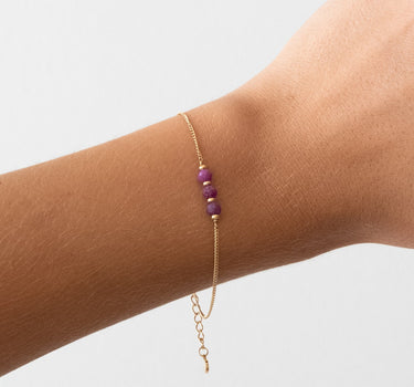 TILTIL Love Gemstone Bracelet Goud Ruby - Things I Like Things I Love