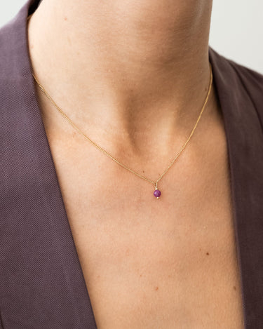 TILTIL Love Gemstone Necklace Goud Ruby - Things I Like Things I Love