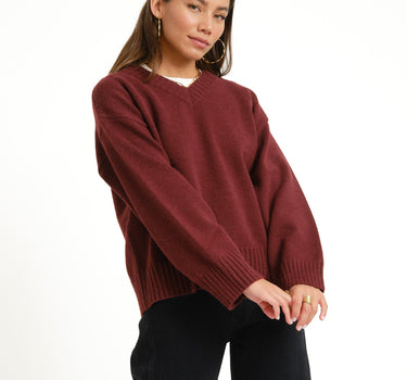 TILTIL Percy V-Neck Pullover Bordeaux - Things I Like Things I Love