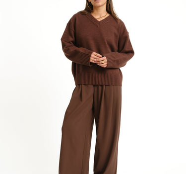 TILTIL Percy V-Neck Pullover Bruin - Things I Like Things I Love