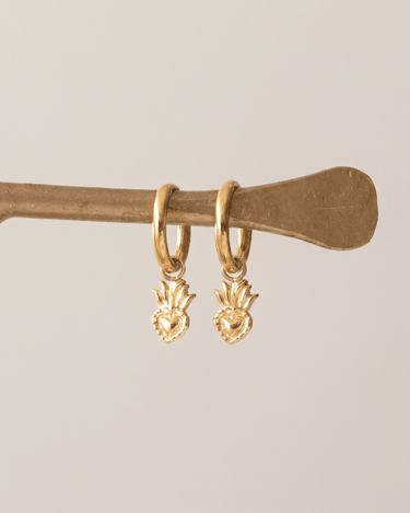 TILTIL Sacred Heart Earrings Goud - Things I Like Things I Love