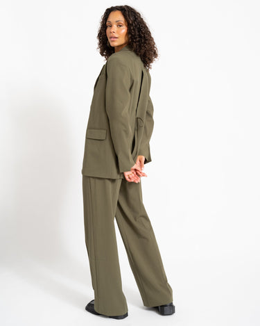 TILTIL Sanne Pintuck Pantalon Donkergroen - Things I Like Things I Love