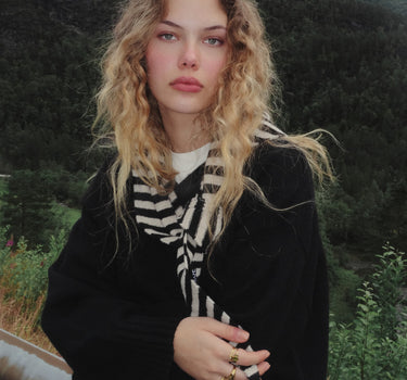 TILTIL Scarf Triangle Loulou Streep zwart wit - Things I Like Things I Love