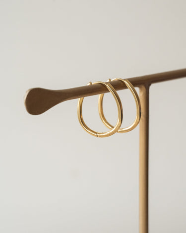 TILTIL Set of 2 Basic Oval Hoopy Gold - Things I Like Things I Love