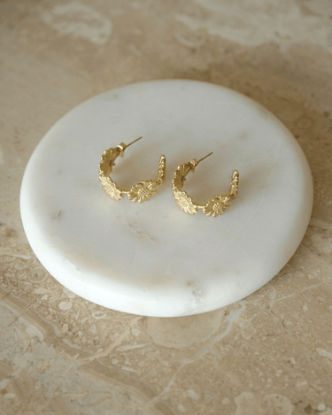 TILTIL Set of 2 Earrings Flowery Hoops Gold - Things I Like Things I Love
