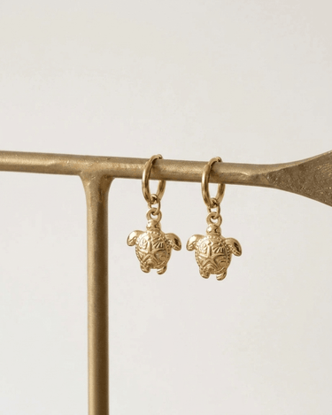 TILTIL Set Of 2 Earrings Gold Plated Hoop Turtle - Things I Like Things I Love