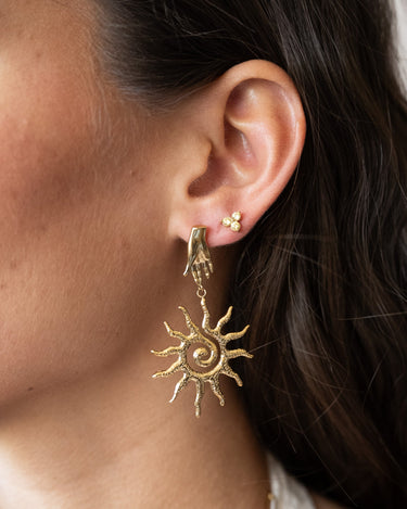 TILTIL Set of 2 Earrings Sunny Hand Hanger Gold - Things I Like Things I Love