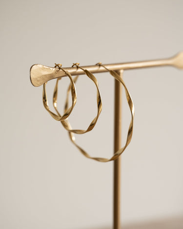 TILTIL Set of 2 Hoop Goldplated Twister - Things I Like Things I Love