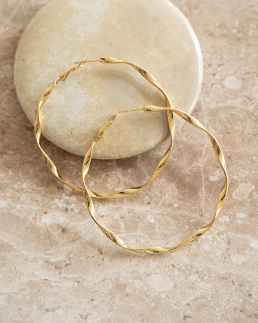 TILTIL Set of 2 Hoop Goldplated Twister - Things I Like Things I Love