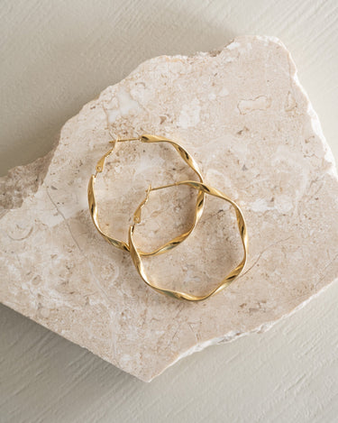 TILTIL Set of 2 Hoop Goldplated Twister - Things I Like Things I Love