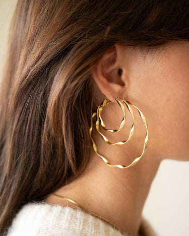TILTIL Set of 2 Hoop Goldplated Twister - Things I Like Things I Love