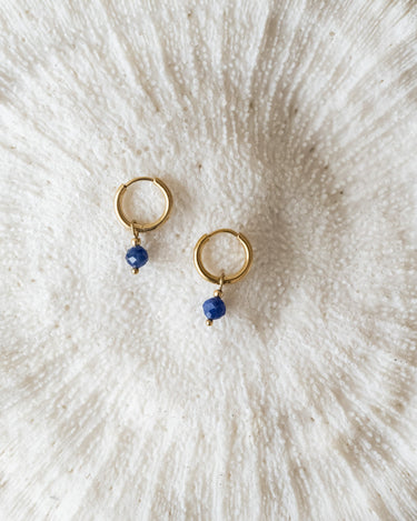 TILTIL Set van 2 Love Gemstone Earrings Gold Sapphire - Things I Like Things I Love